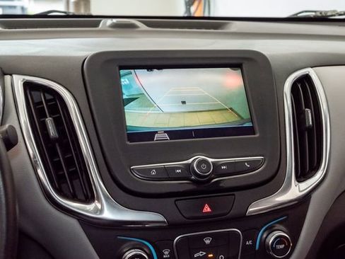 Used 2020 Chevrolet Equinox LS FWD image 14