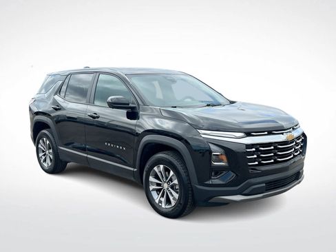 Used 2025 Chevrolet Equinox LT w/ Safety and Technology Package image 2