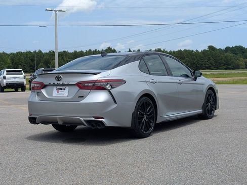 Used 2023 Toyota Camry XSE FWD image 5