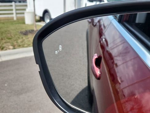 Used 2023 Nissan Pathfinder SL image 38