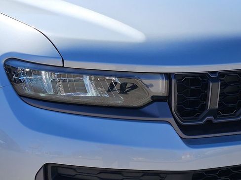 New 2026 Jeep Grand Cherokee Altitude AWD/4WD image 8