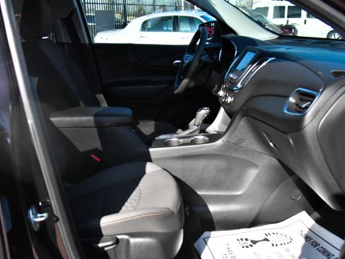 Used 2020 Chevrolet Equinox LT image 39