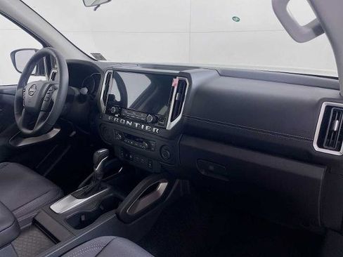 Certified 2025 Nissan Frontier SV w/ SV Convenience Package image 26