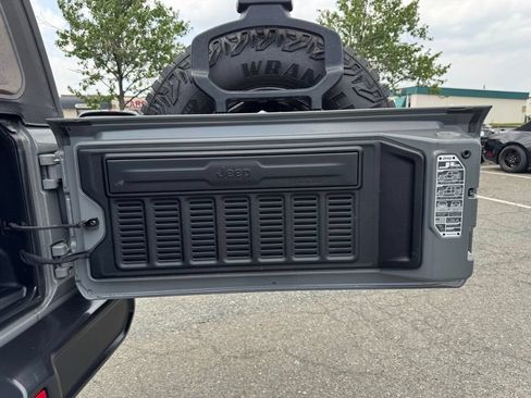 Used 2021 Jeep Wrangler Unlimited Rubicon w/ Xtreme Recon 35" Tire Package AWD/4WD image 12
