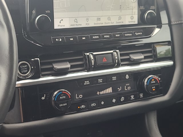 Used 2024 Nissan Pathfinder SL AWD/4WD image 20