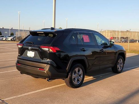 Used 2025 Toyota RAV4 XLE image 5