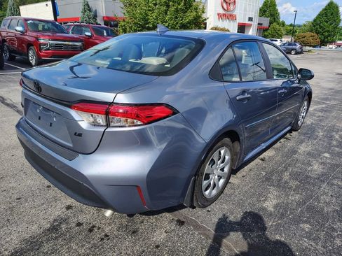 Used 2025 Toyota Corolla LE FWD image 4