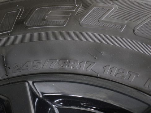 Used 2022 Jeep Gladiator Sport image 37