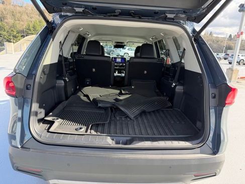 Used 2024 Toyota Grand Highlander Limited image 9