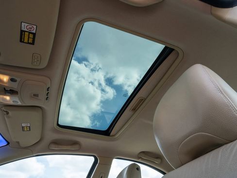 Used 2004 Volvo S60 2.4 image 17