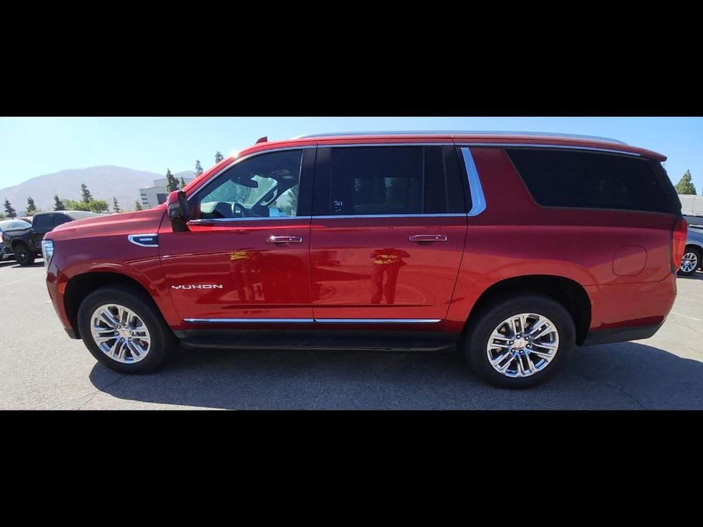 Used 2023 GMC Yukon XL SLT w/ SLT Premium Package AWD/4WD image 6
