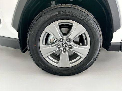 Used 2025 Toyota RAV4 XLE w/ Convenience Package FWD image 28