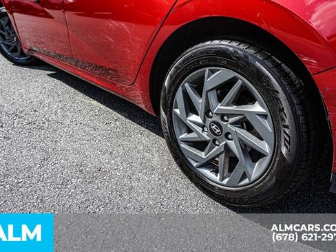 Used 2024 Hyundai Elantra SEL FWD image 15