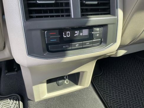 Used 2019 Volkswagen Atlas SE w/ Towing Package image 8