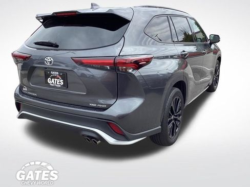 Used 2025 Toyota Highlander XSE AWD/4WD image 10