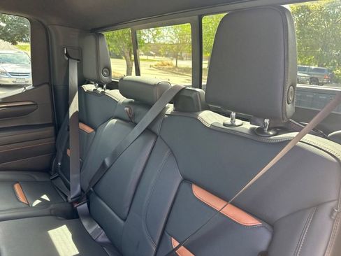 Used 2024 GMC Sierra 1500 AT4 w/ Technology Package AWD/4WD image 16