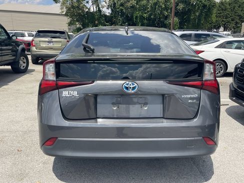 Used 2022 Toyota Prius XLE FWD image 6