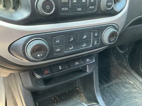 Used 2015 GMC Canyon SLE w/ SLE Convenience Package RWD image 25