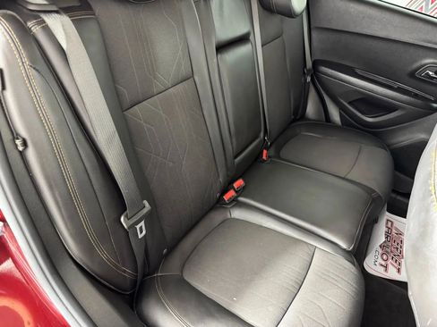 Used 2022 Chevrolet Trax LT w/ Driver Confidence Package image 35