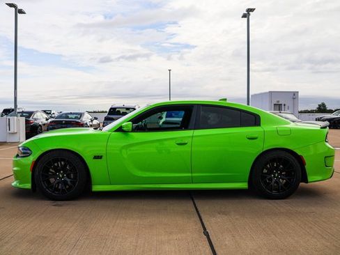 Used 2019 Dodge Charger Scat Pack w/ Dynamics Package RWD image 8