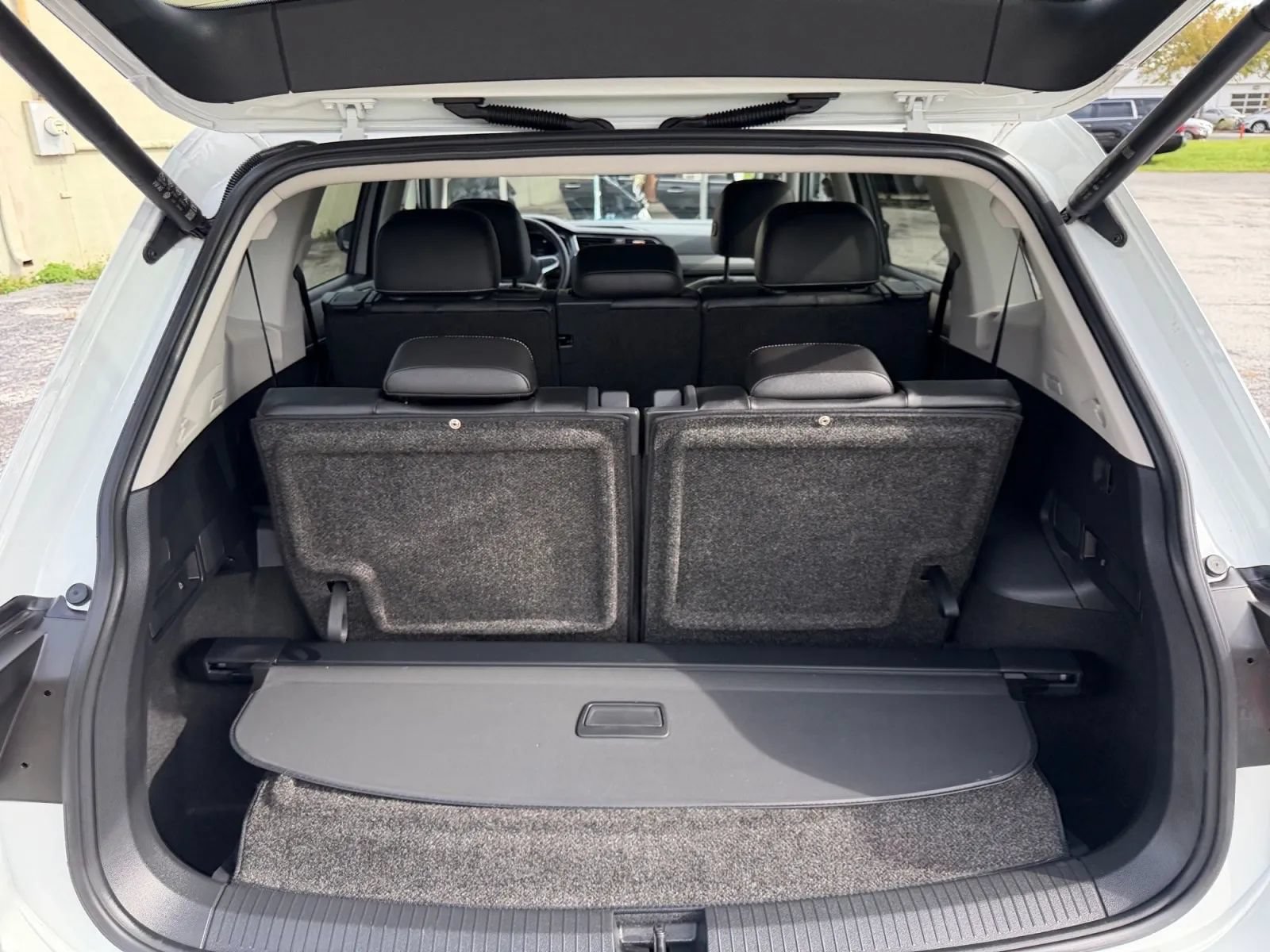 Used 2022 Volkswagen Tiguan SE FWD image 21