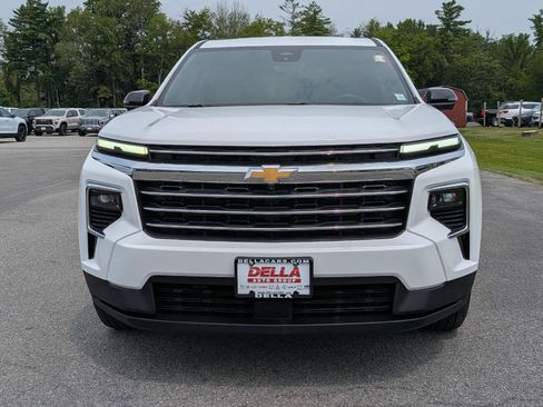 Used 2026 Chevrolet Traverse LT w/ Driver Confidence Package AWD/4WD image 2