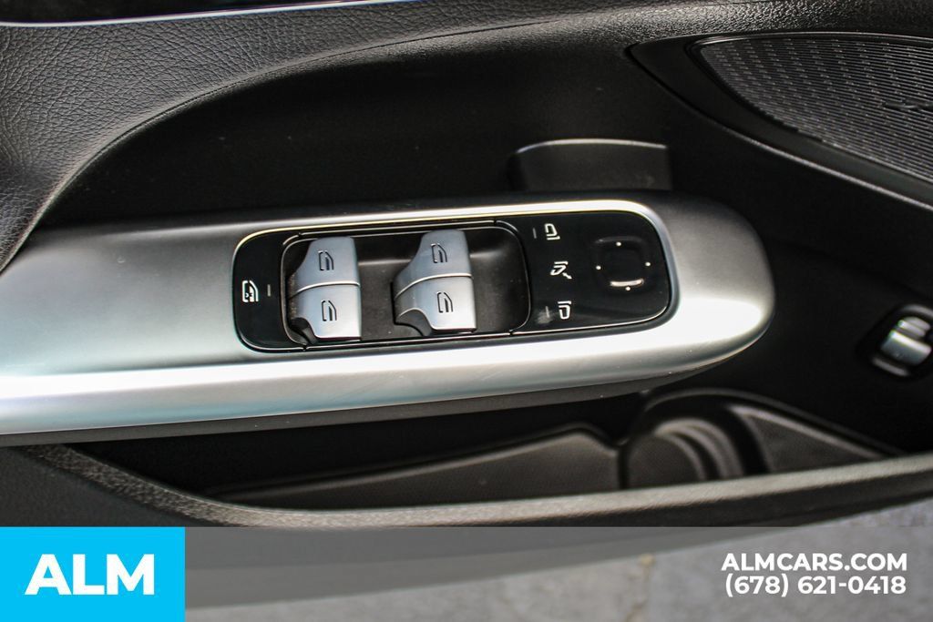 Used 2024 Mercedes-Benz C 300 Sedan image 37
