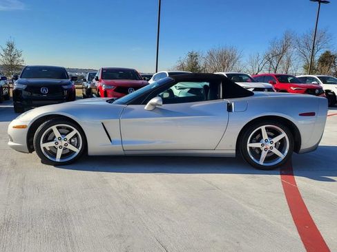 Used 2006 Chevrolet Corvette Convertible w/ Preferred Equipment Group image 3