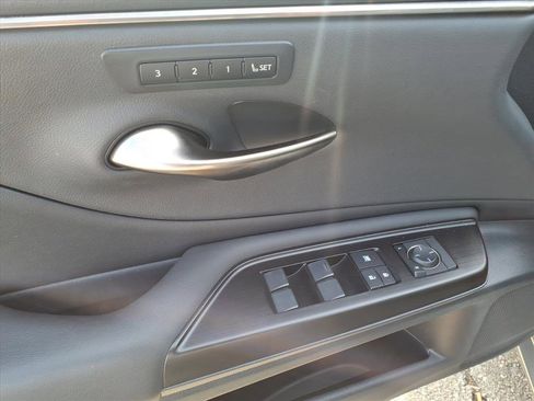 Used 2019 Lexus ES 350 w/ Premium Package image 13