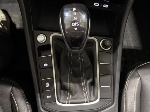 Used 2023 Volkswagen Jetta SE w/ Panoramic Sunroof Package image 22