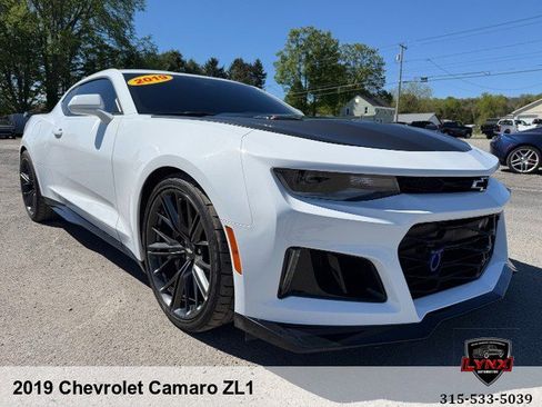 Used 2019 Chevrolet Camaro ZL1 RWD image 13
