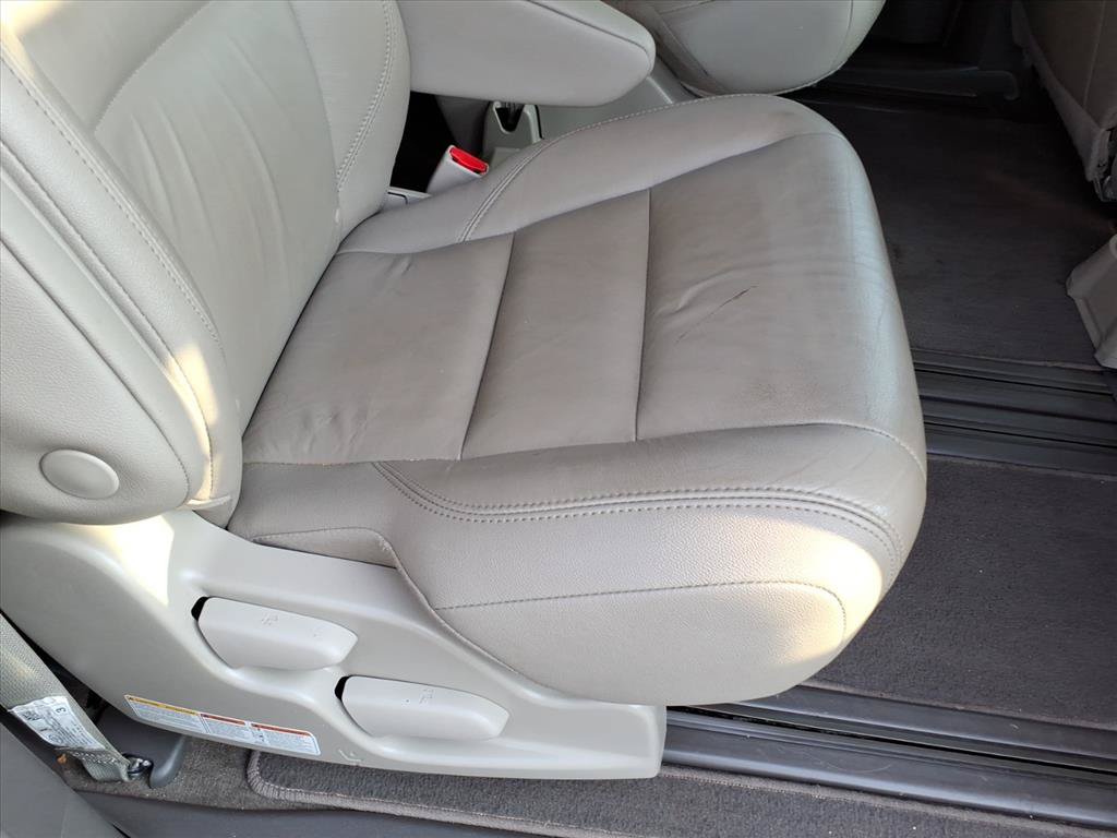 Used 2019 Toyota Sienna XLE w/ XLE Navigation Package FWD image 20