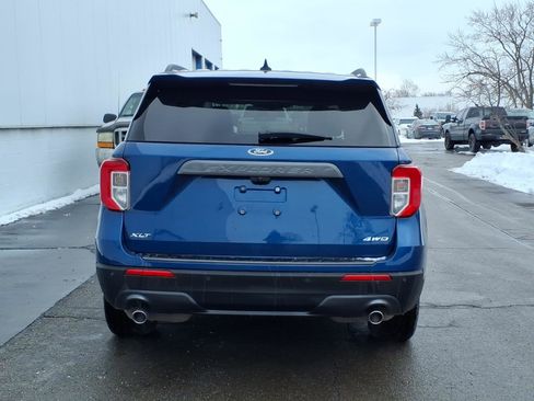 Used 2021 Ford Explorer XLT w/ Equipment Group 202A image 5