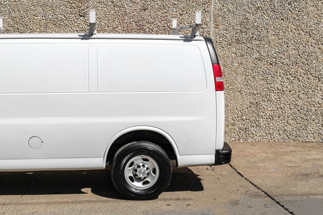 Used 2020 Chevrolet Express 3500 w/ Driver Convenience Package RWD image 12