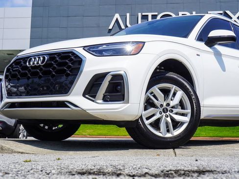Used 2023 Audi Q5 2.0T Premium w/ Convenience Package AWD/4WD image 2
