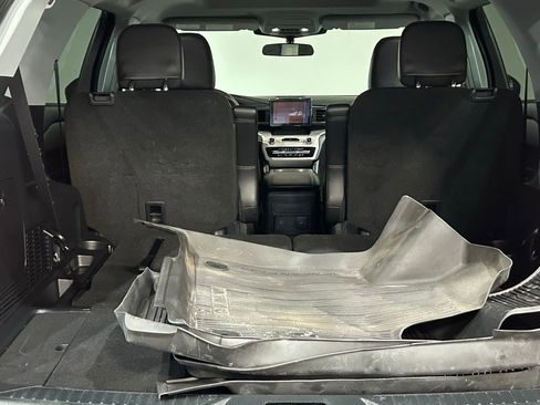 Used 2023 Ford Explorer XLT w/ Equipment Group 202A image 37