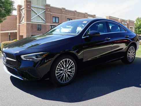 Used 2025 Mercedes-Benz CLA 250 4MATIC image 2