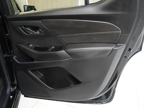 Used 2020 Chevrolet Traverse LT FWD image 32