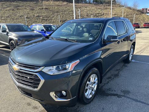 Used 2018 Chevrolet Traverse LT image 17