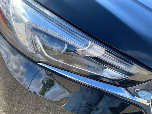 Used 2021 Buick Enclave Avenir w/ Avenir Technology Package AWD/4WD image 39
