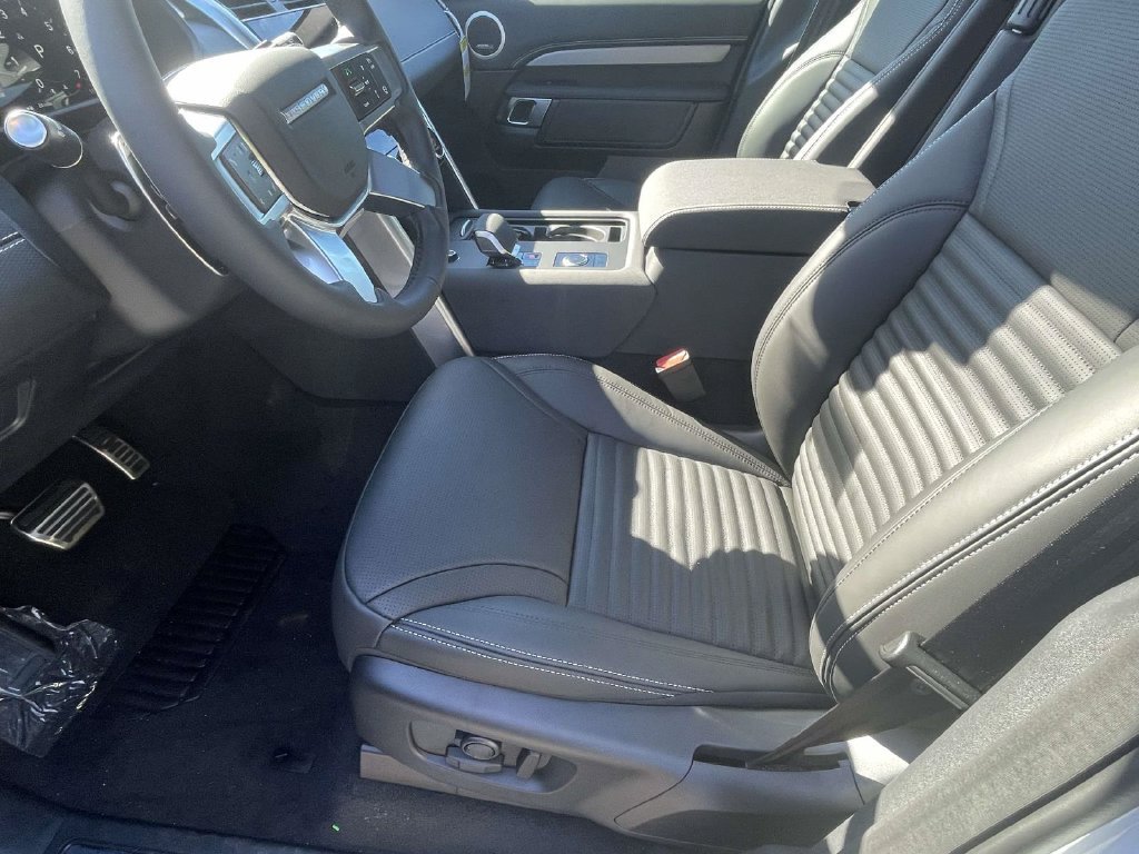 New 2026 Land Rover Discovery Limited Edition AWD/4WD image 9