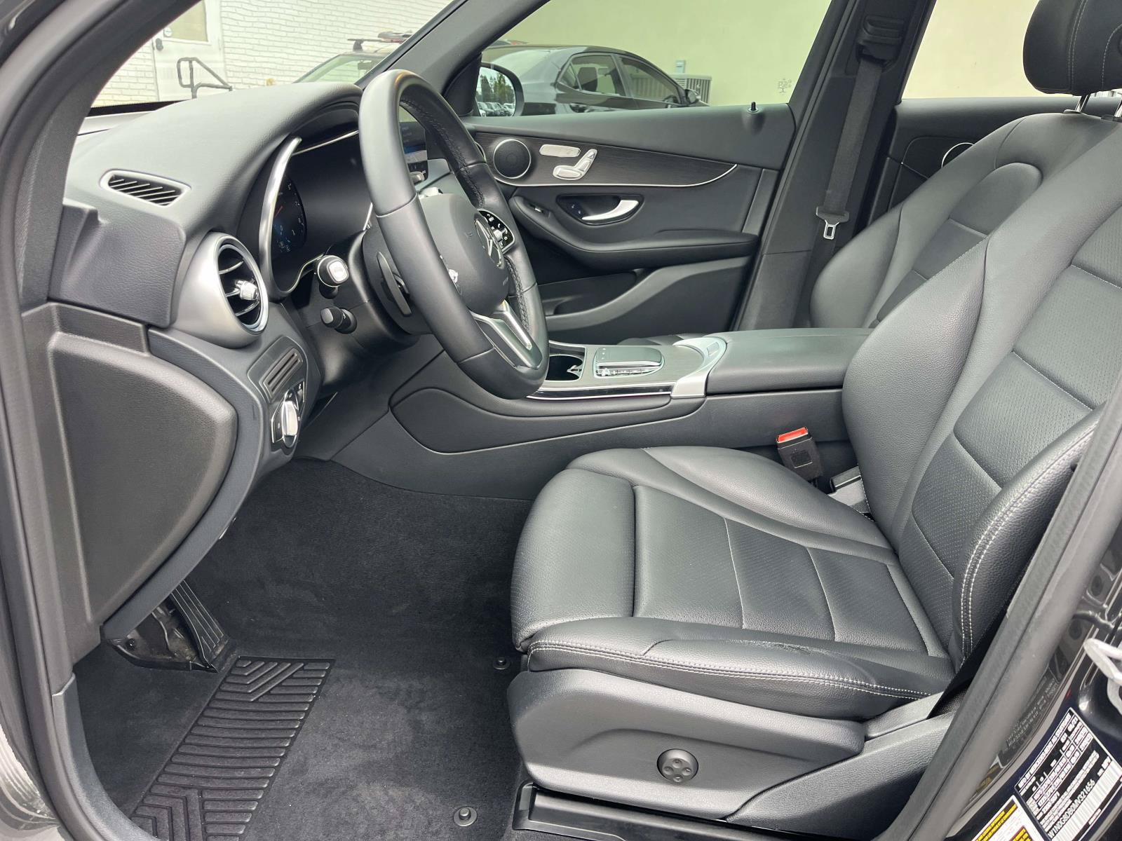 Used 2021 Mercedes-Benz GLC 300 image 14