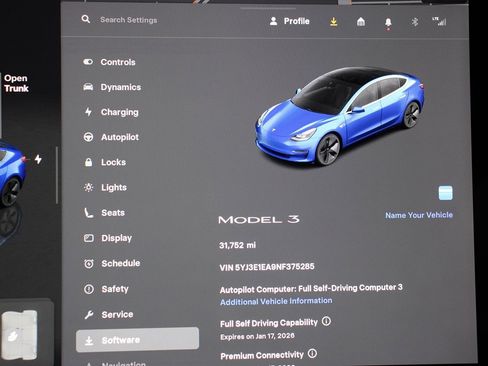 Used 2022 Tesla Model 3 Standard Range image 27