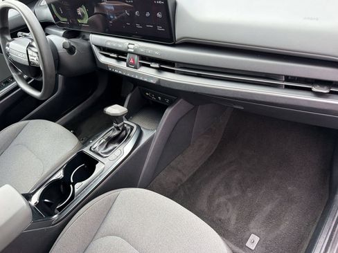 Used 2025 Kia K4 FWD image 35