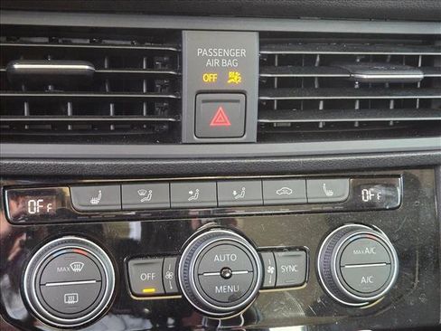 Used 2020 Volkswagen Jetta SE image 12