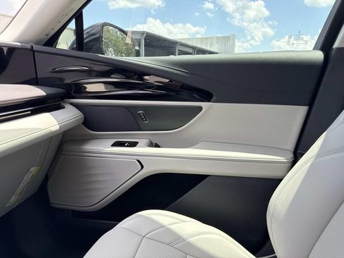 New 2026 Lincoln Nautilus Premier AWD/4WD image 22