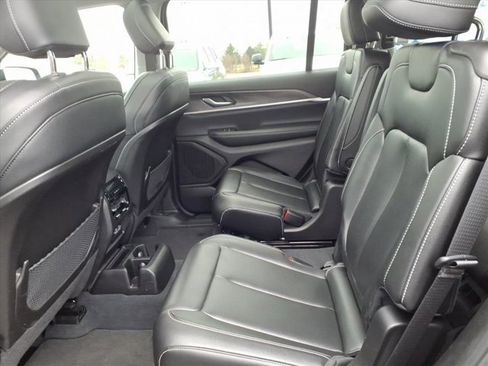 Used 2023 Jeep Grand Cherokee L Limited w/ Black Appearance Package image 26