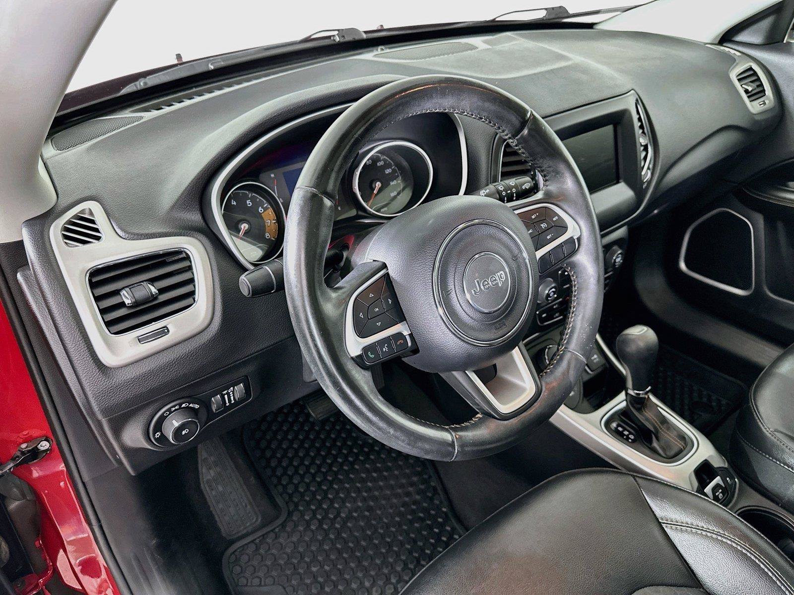 Used 2019 Jeep Compass Latitude w/ Cold Weather Group AWD/4WD image 24