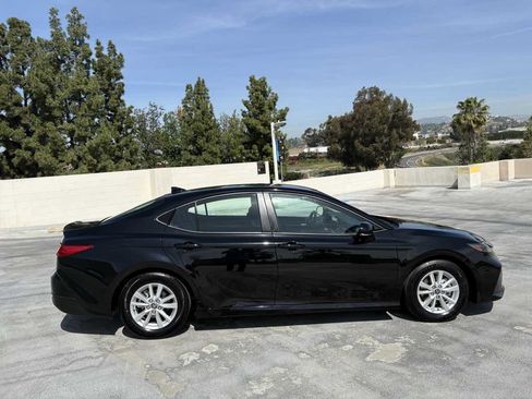 Used 2025 Toyota Camry LE image 37
