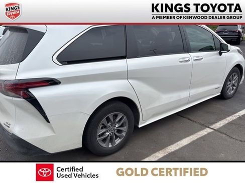 Used 2021 Toyota Sienna XLE w/ XLE Plus Package image 6
